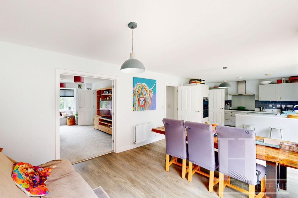 Kitchen/dining/family room