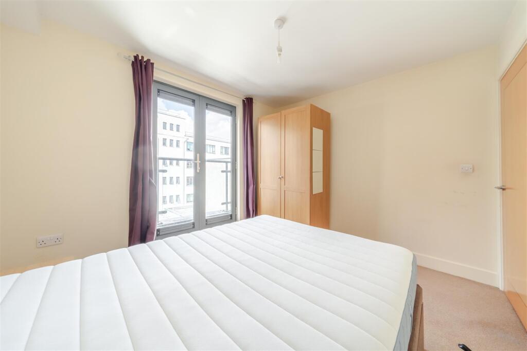 22 Charles Street CENTRO 14.jpg