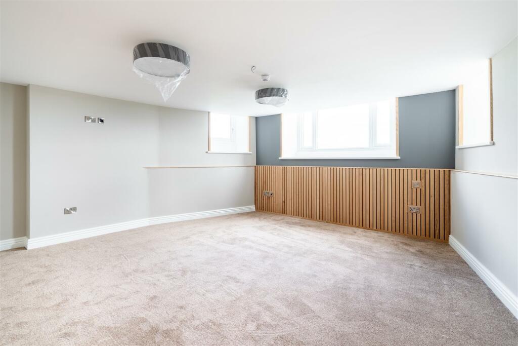 Bedroom 2-6.jpg