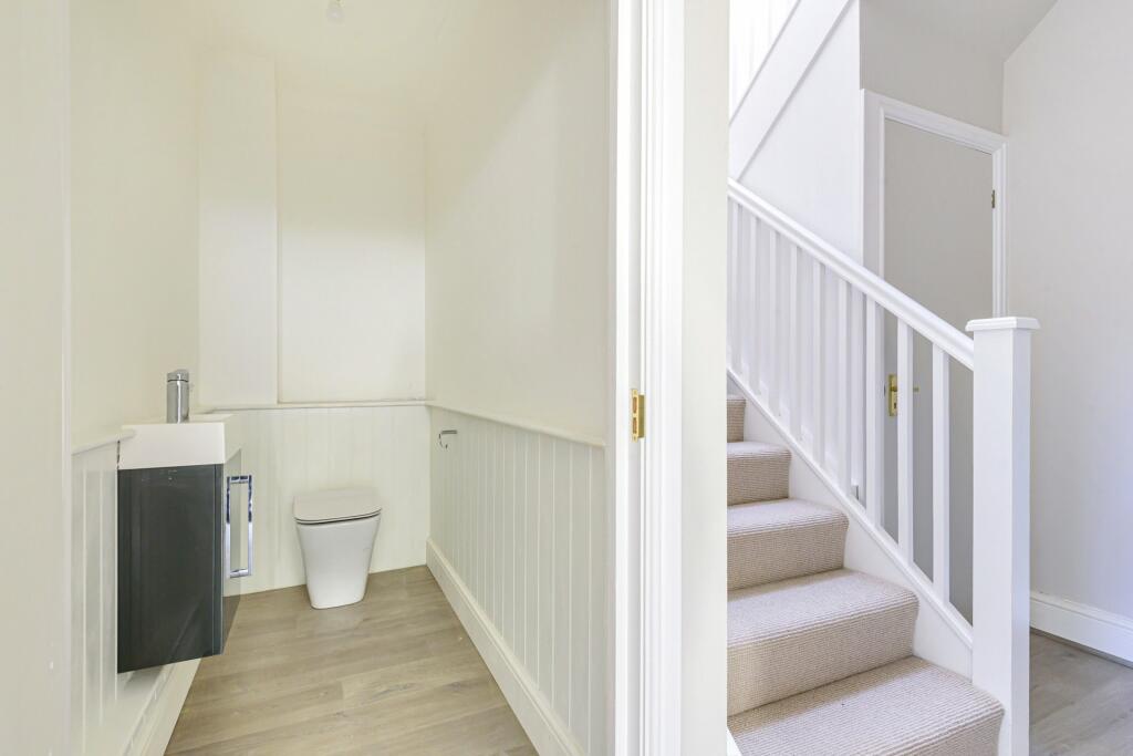 Wc &amp; Stairs