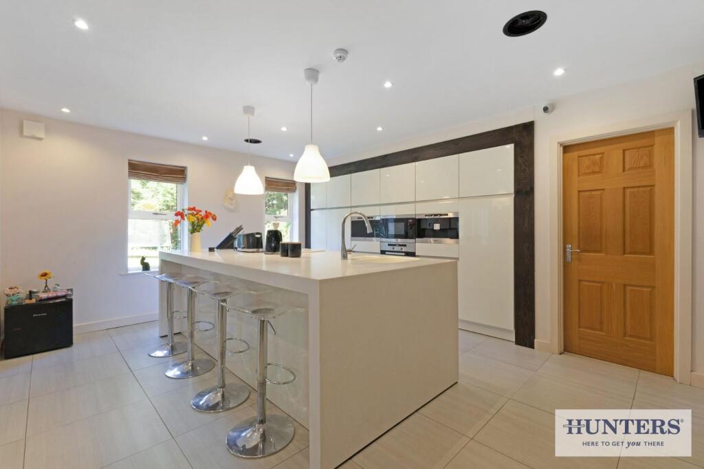 96880_Greenacres-Esholt-Avenue-Guiseley (16) - Cop