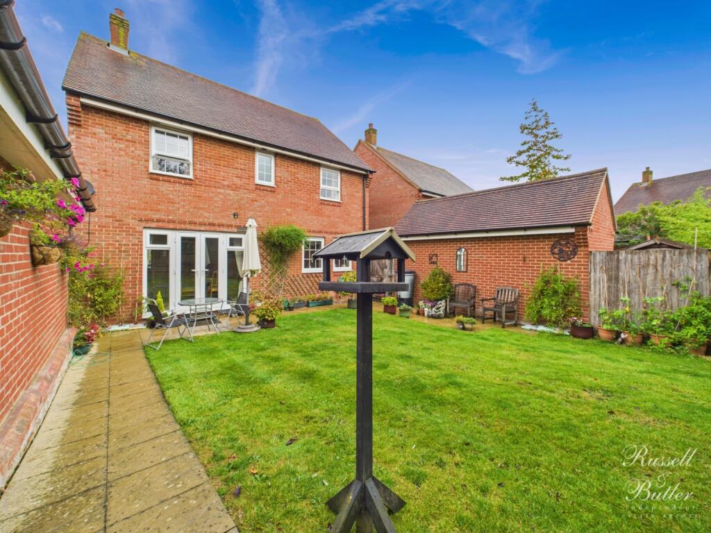 CAM02127G0-PR0332-STILL011