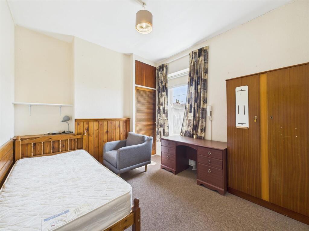 14 - Manor Park Redlenad.jpg