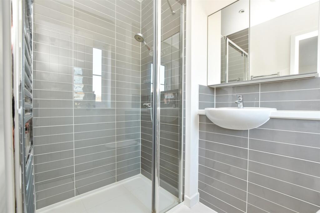 En Suite Shower Room