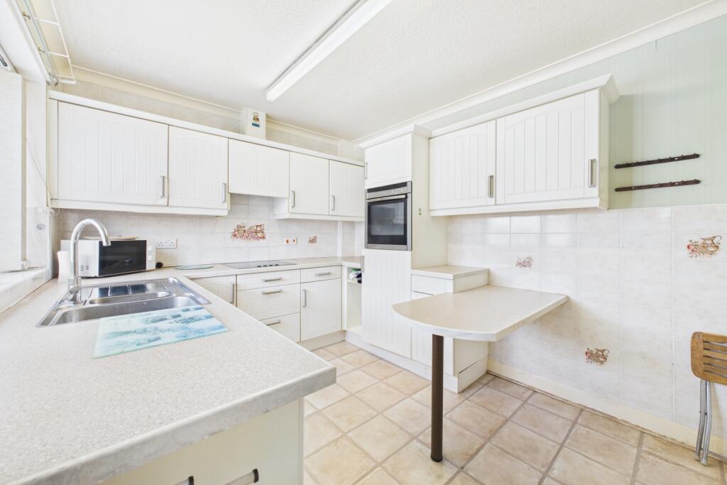 CAM03162G0-PR0223-STILL011