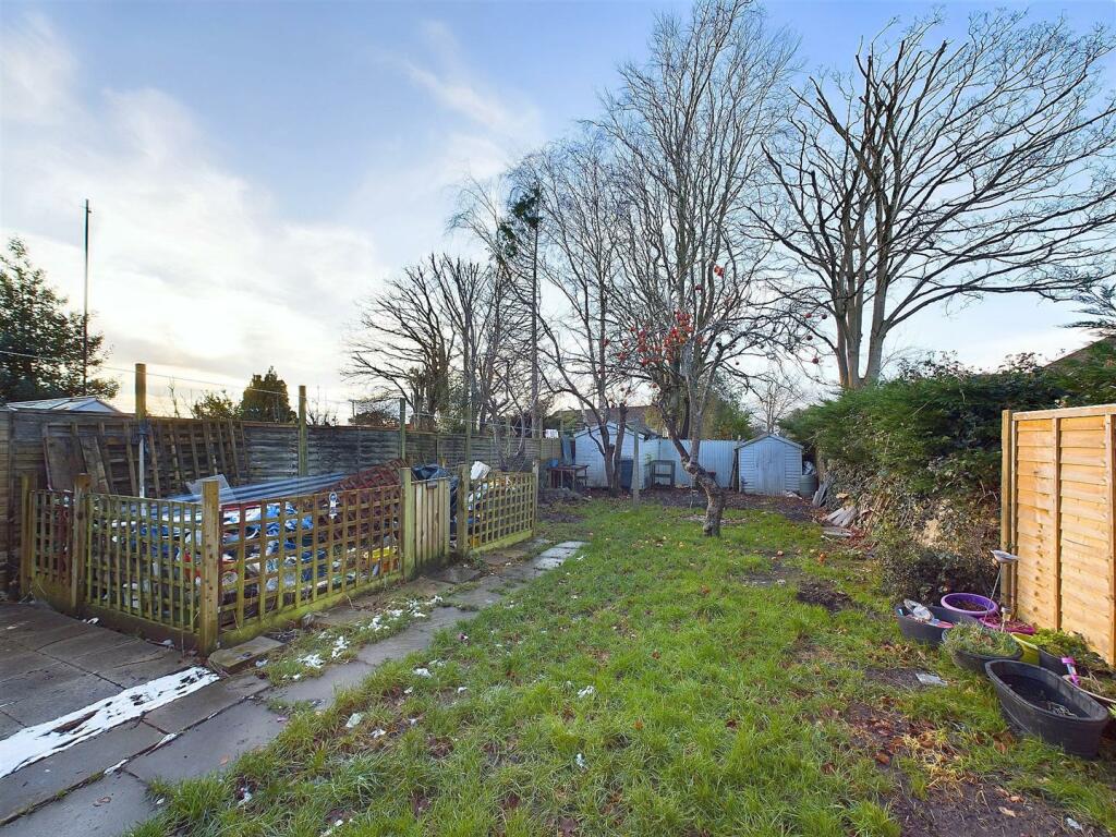 13 - Semi-detached house for Auction, Kingswood, B