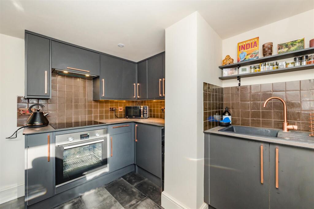 Second Avenue, 23, Flat 9-17.JPG