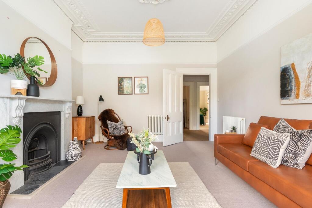 H1F2F0RRRD - Living Room B.jpg