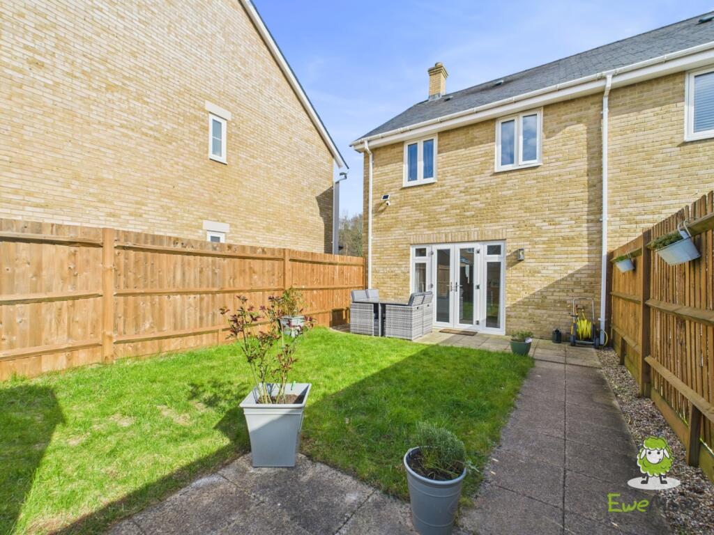 CAM03778G0-PR0186-STILL014