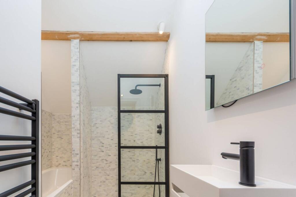 Down Road, Merrow, Guildford, GU1