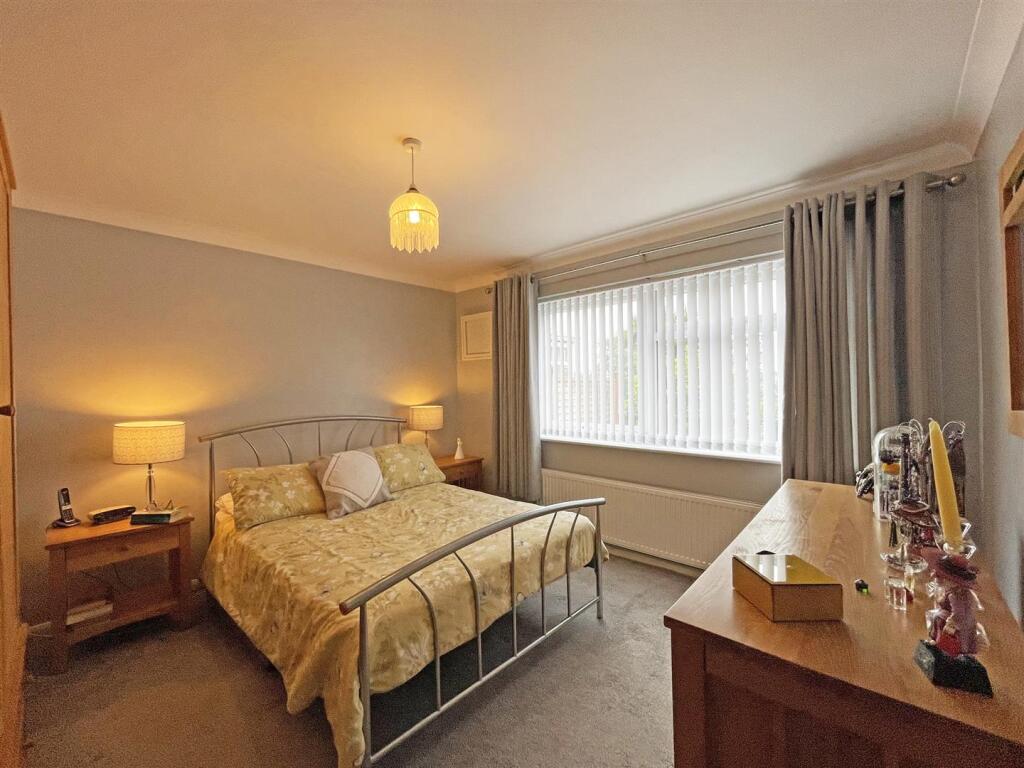 Fort Austin Avenue - Bed 1.jpg