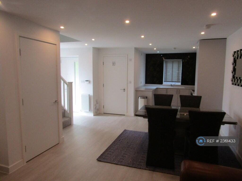 Dining + Kitchen