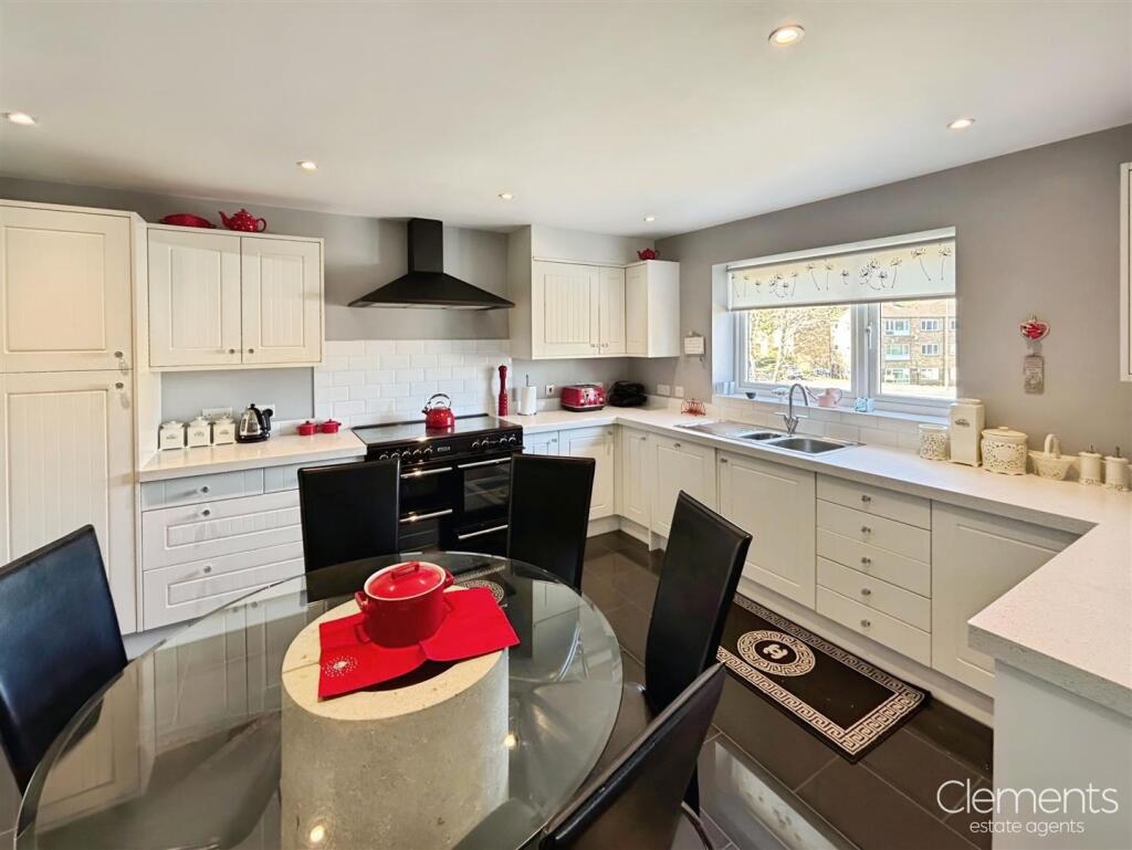 bea7abbf-Kitchen 201.jpg