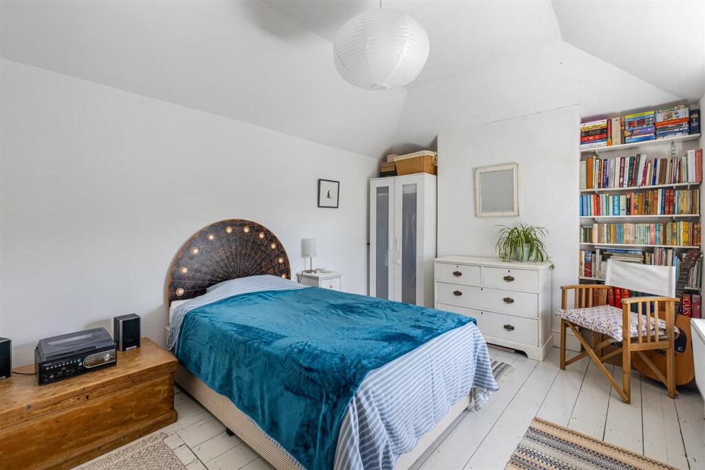 A17 - Kingsbridge, Rack Park Cottage - 250911.jpg