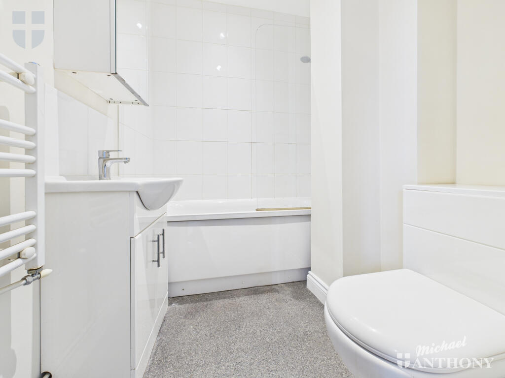 CAM03852G0-PR0459-STILL009