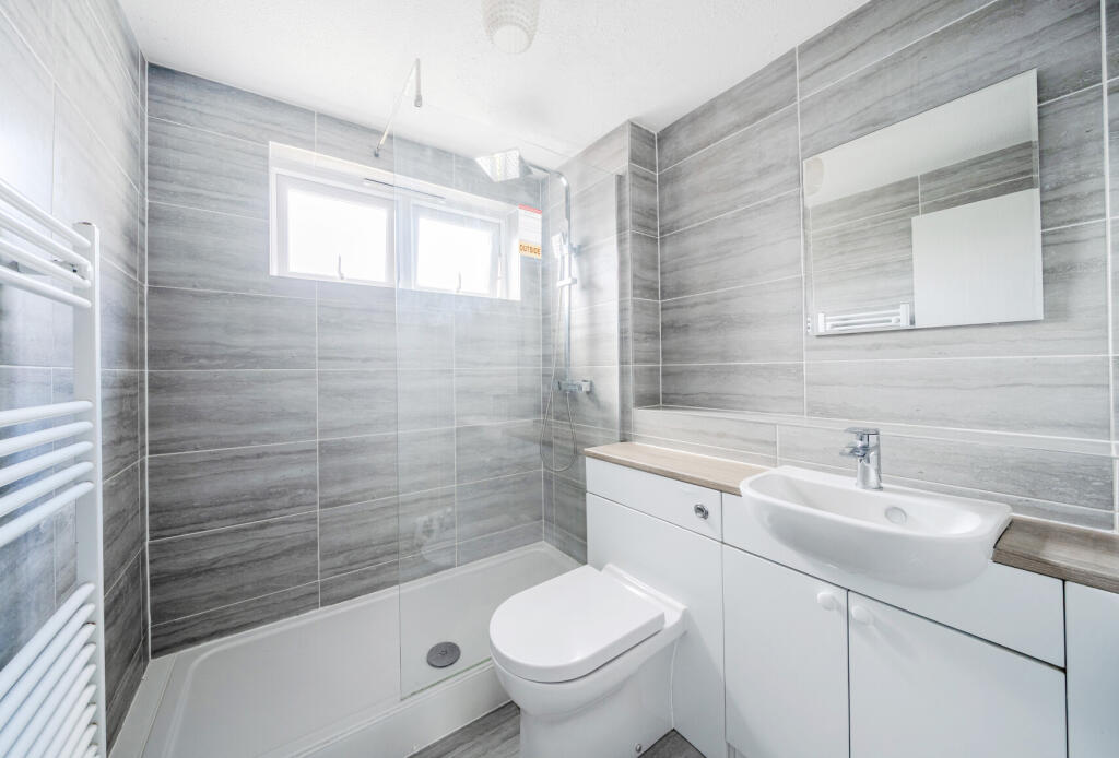 1329355-8-687df44...