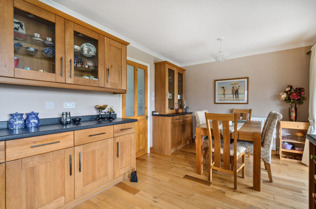 1335319-13-6895c8...