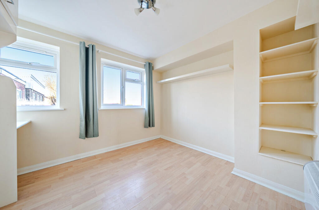 1395615-4-695b959...