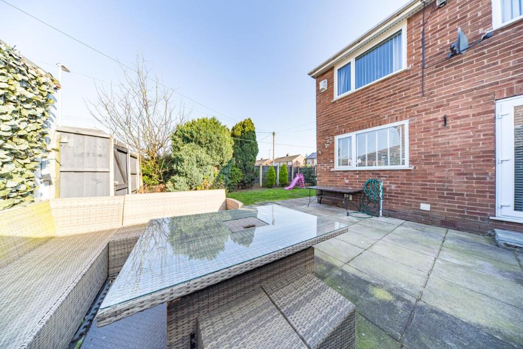 37 Deepdale Drive patio area.jpg