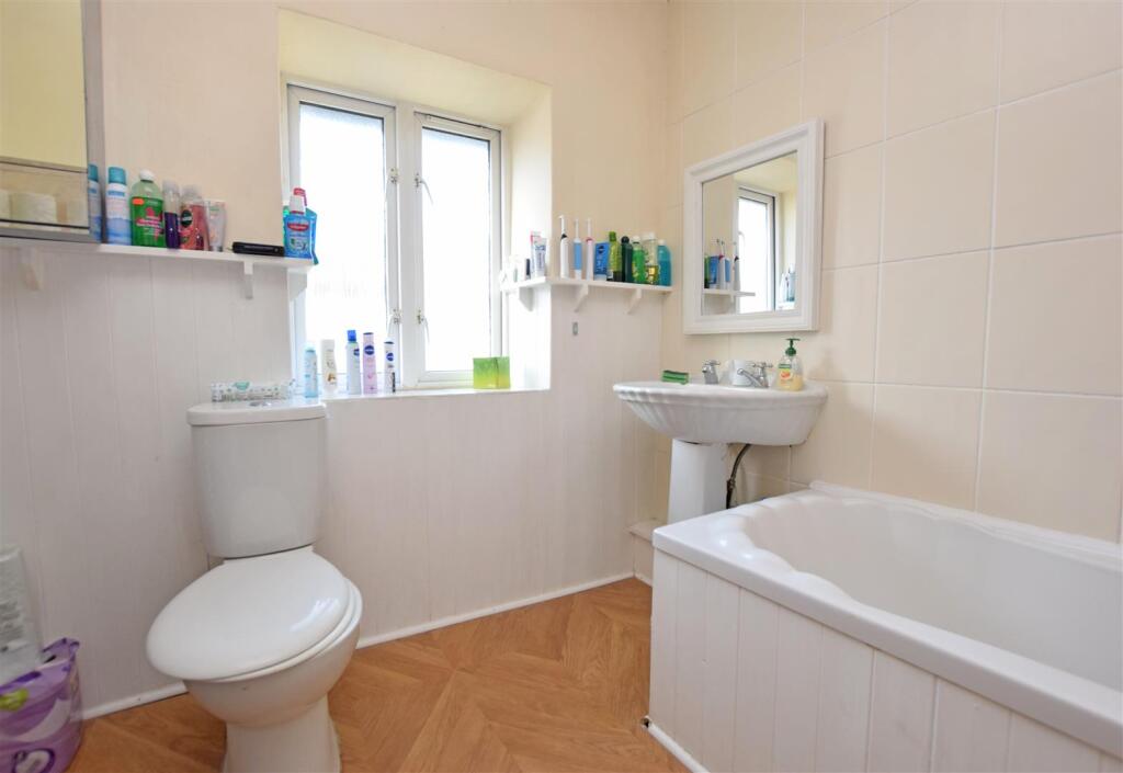Bathroom V2.JPG
