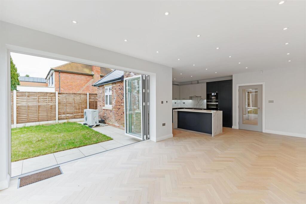 87516_Birchwood House  (7)_low.jpg