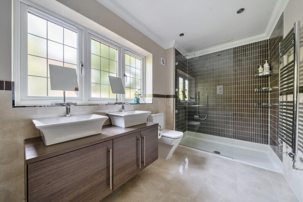 1323724-18-687122...