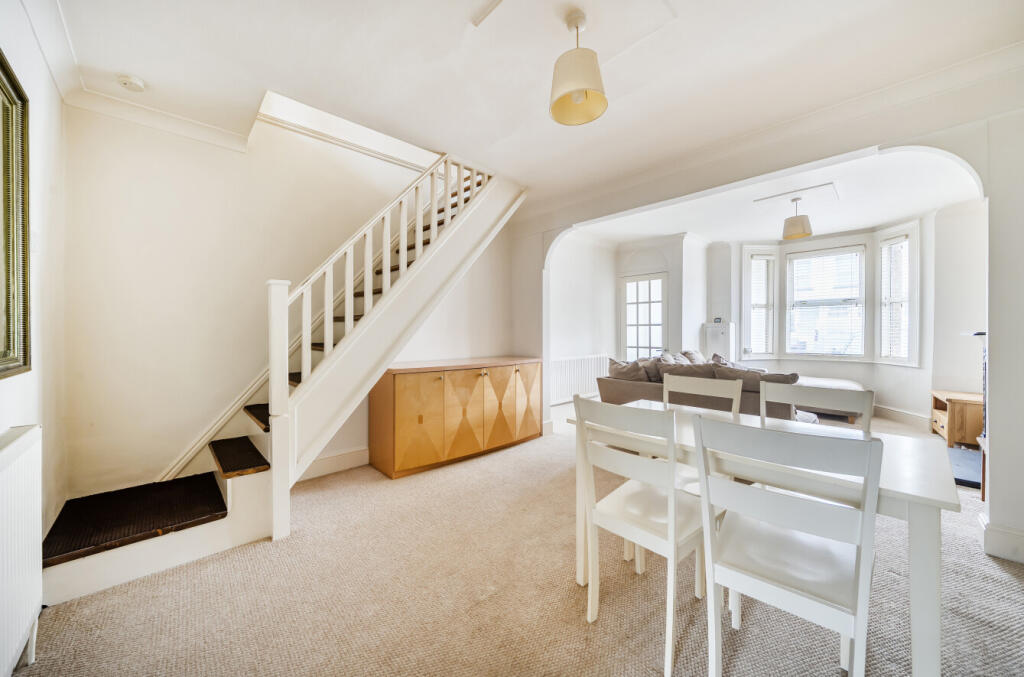 1369387-7-68f0a4c...