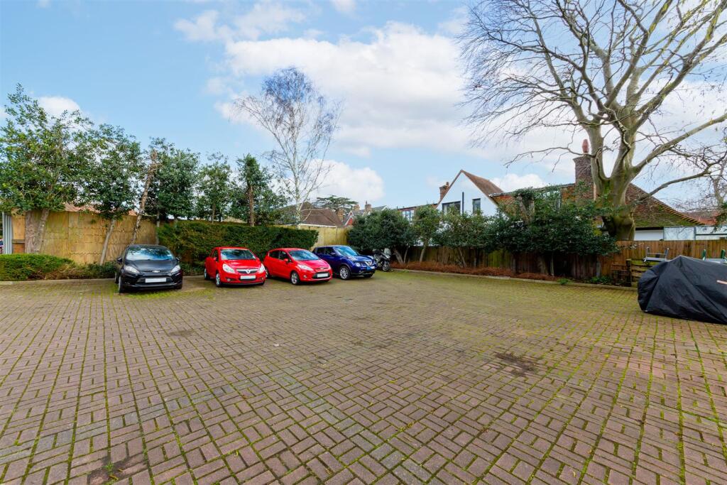 23 Andridge Court, SW19 3JW-14.jpg