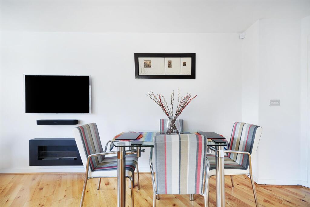 Kitchen/Lounge