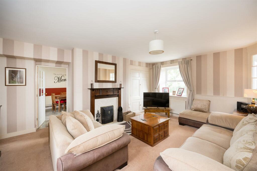Cowslip sitting Room