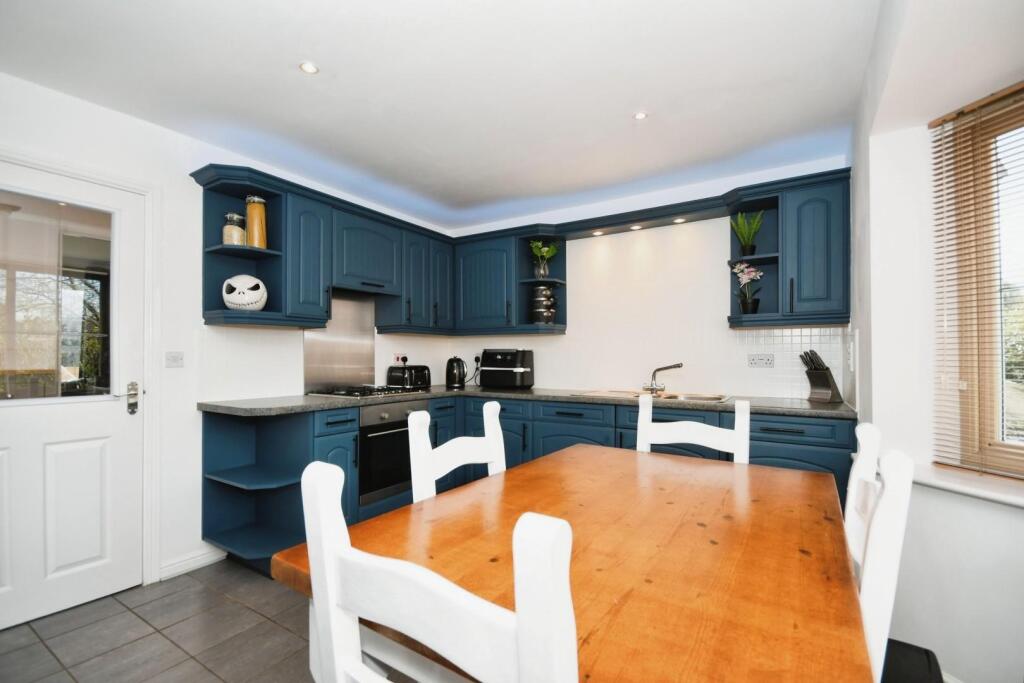 KITCHEN DINER 02.jpg