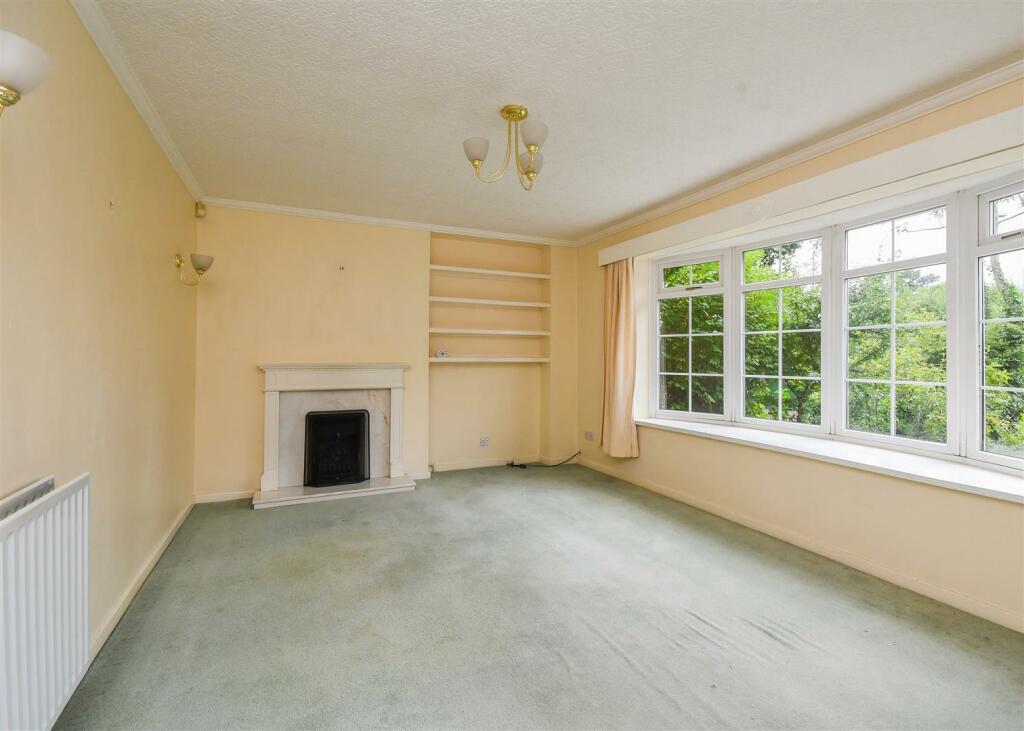 30 The Pavement - Lounge.jpg