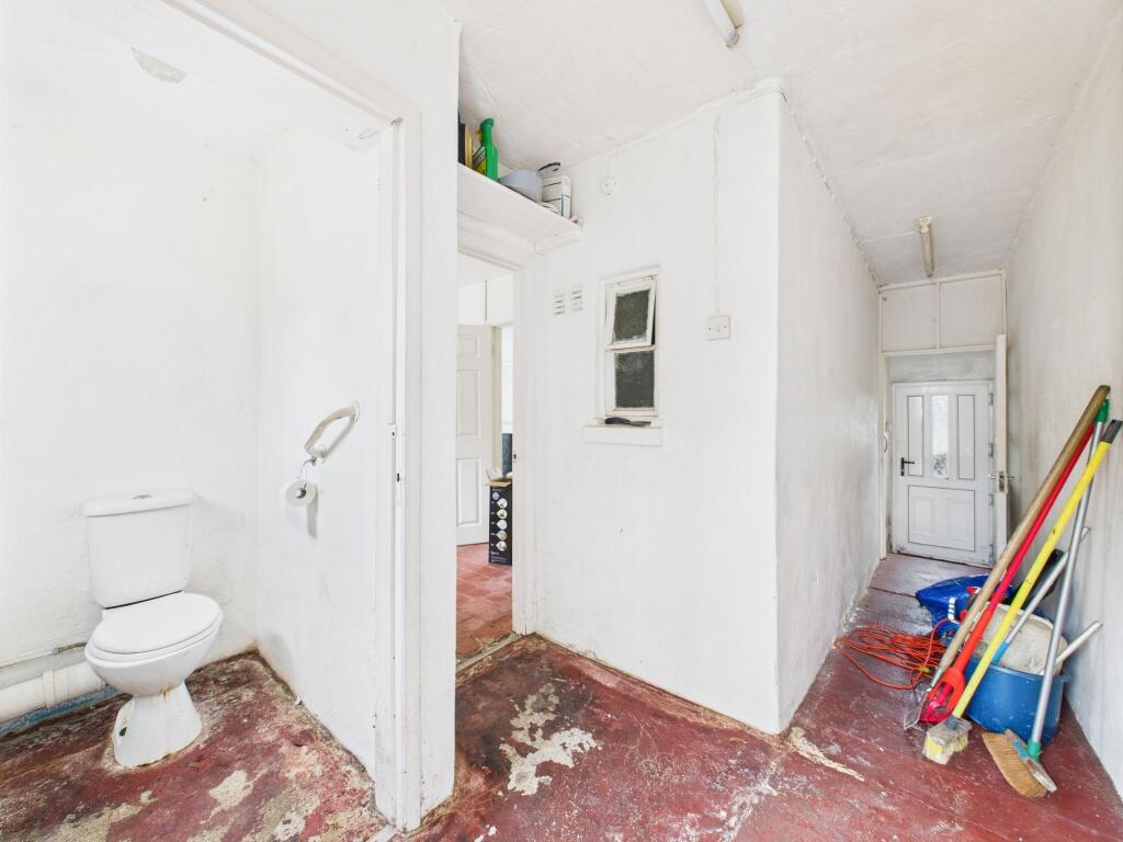 Side Passageway