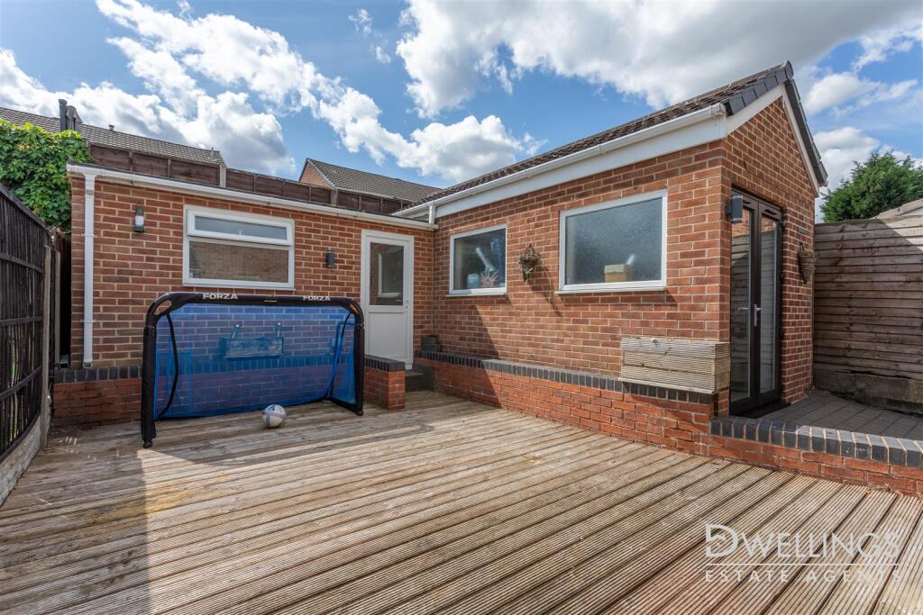 DWELEST- 8 Cheviot Close, Swadlincote, DE11 9EE-00