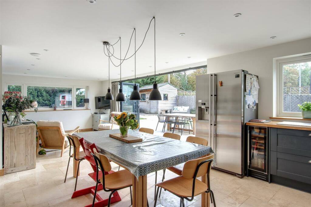 Kitchen Dining (ii).jpg