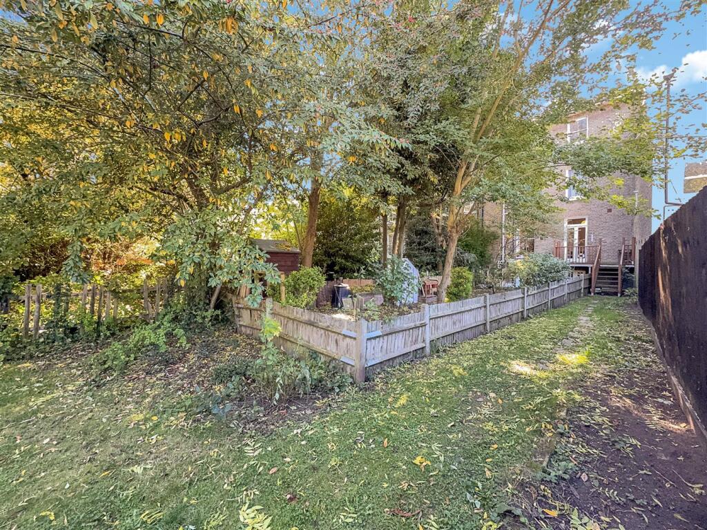 Flat A, 269 Lee High Road - EpQOg5KFxL1l6E6Mo9m0.j