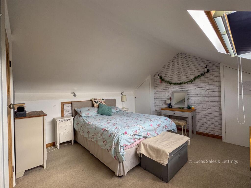 25 Queen Eleanor Rd Geddington-22.jpg