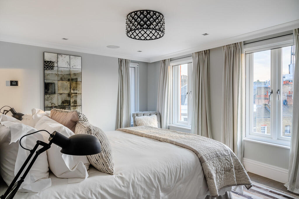 Tavistock_Street_...