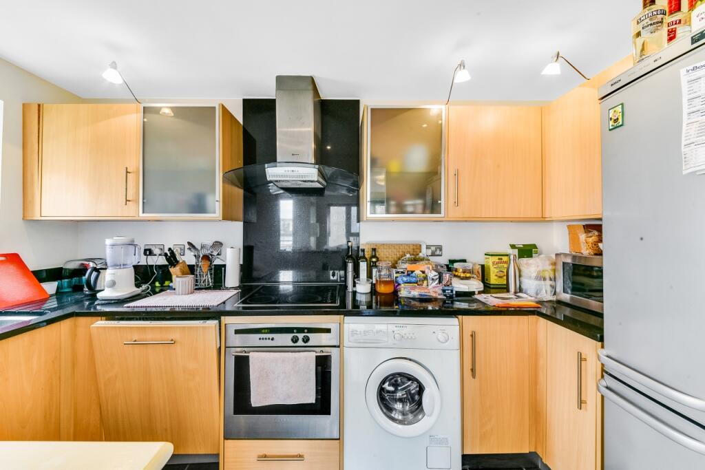 St Davids Square, Do