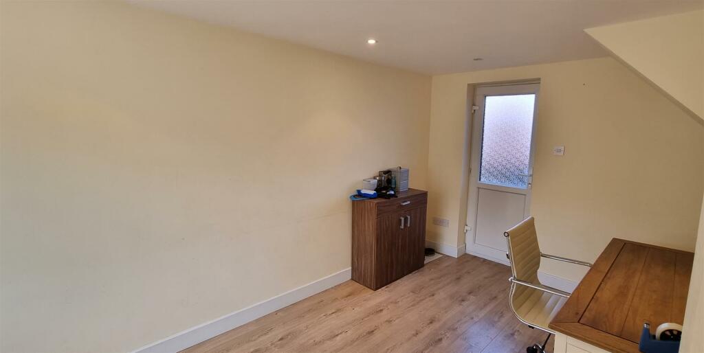 24 Faulconbridge B2 Study b.jpg