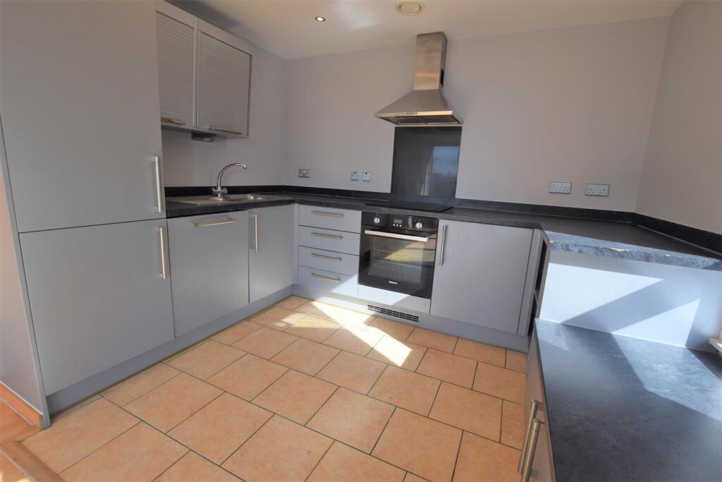 Kitchen pic 1