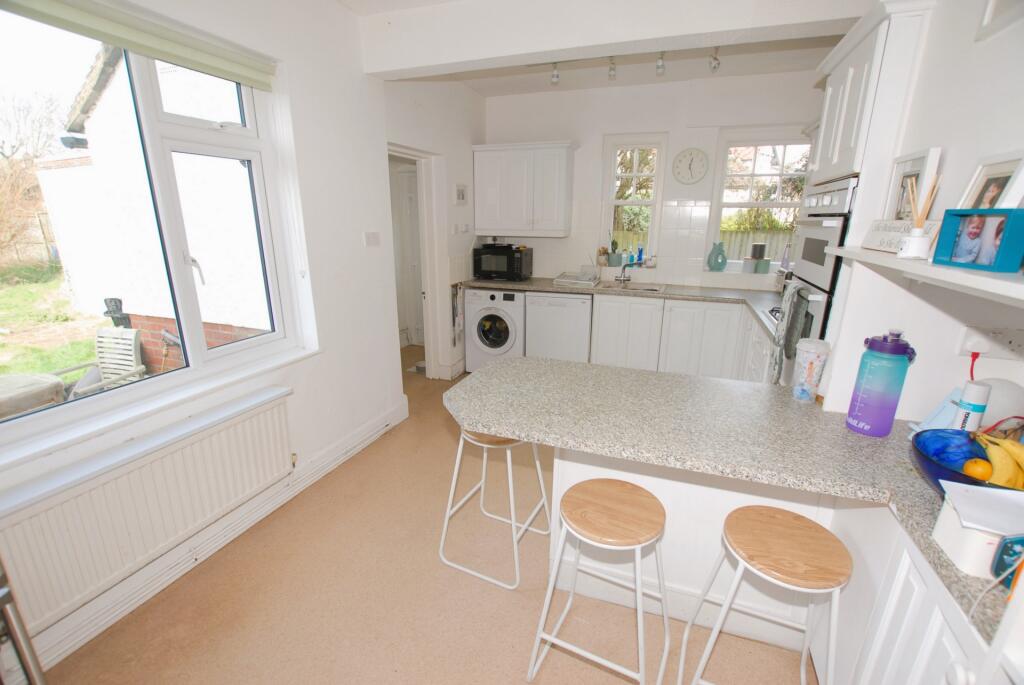 Kitchen/Breakfast rm