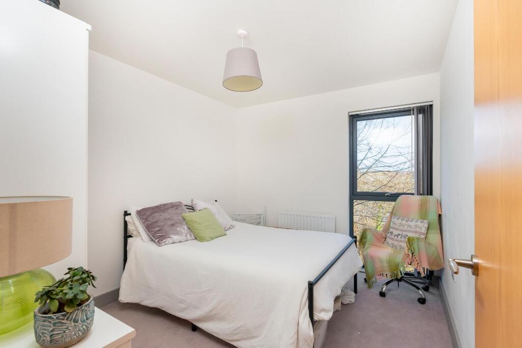 4P5W4AV - Bedroom B.jpg
