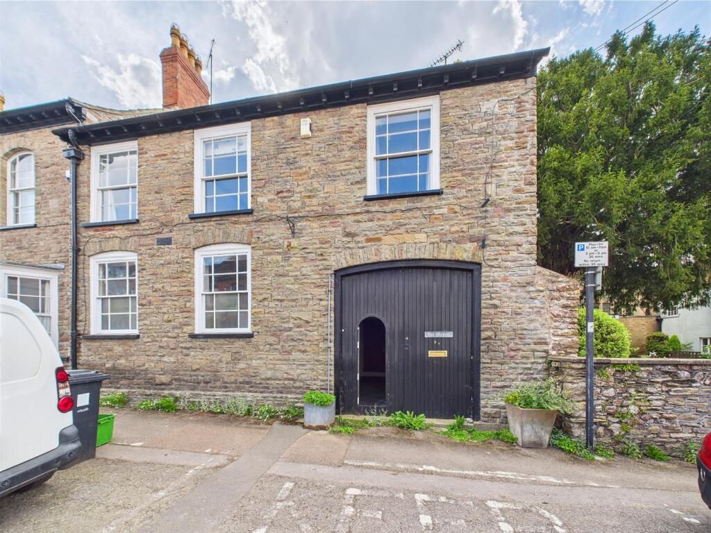 23 - LARGE HOUSE WITH ATTACHED 3- BED ANNEX THORNB