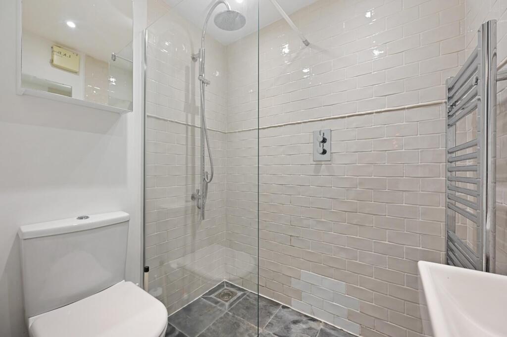 FBL - Blythe Road - Ensuite3 (1).JPG