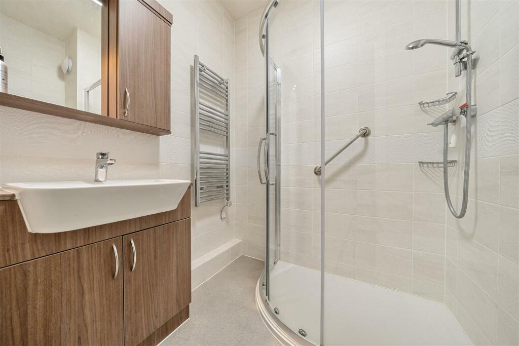 Shower Room.jpg