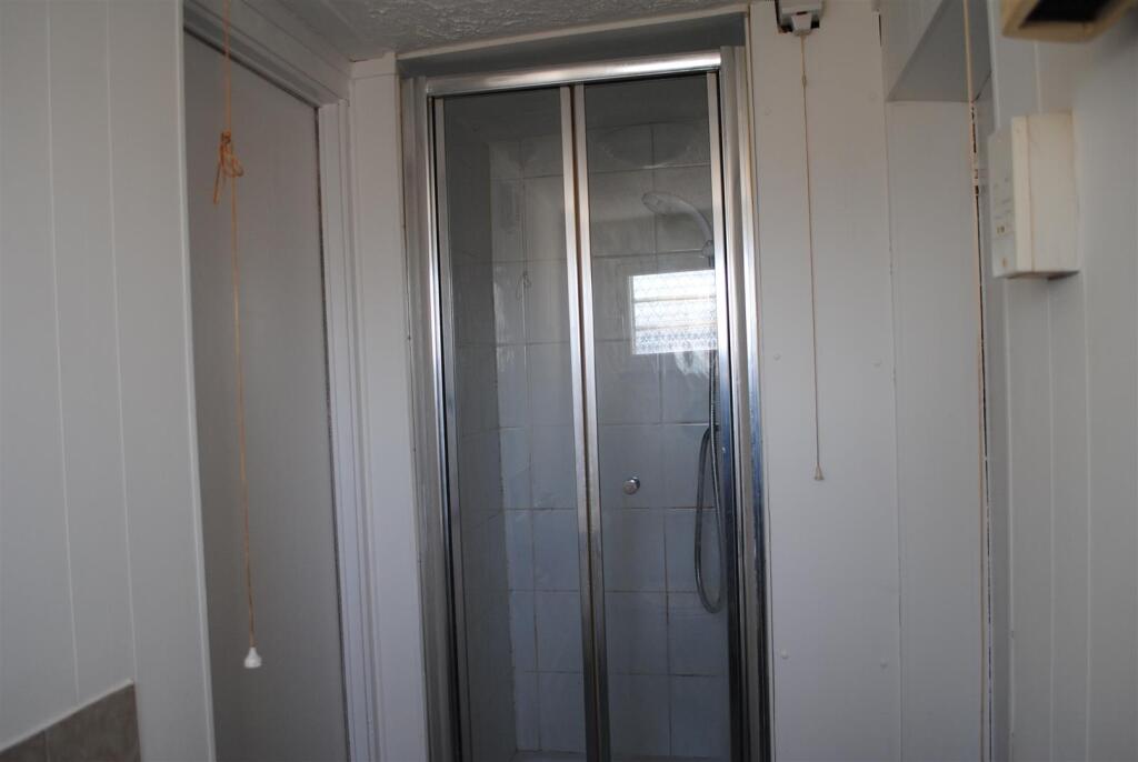 Bathroom/shower room