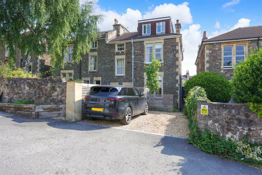 GF 23 Beaconsfield Road 2.JPG