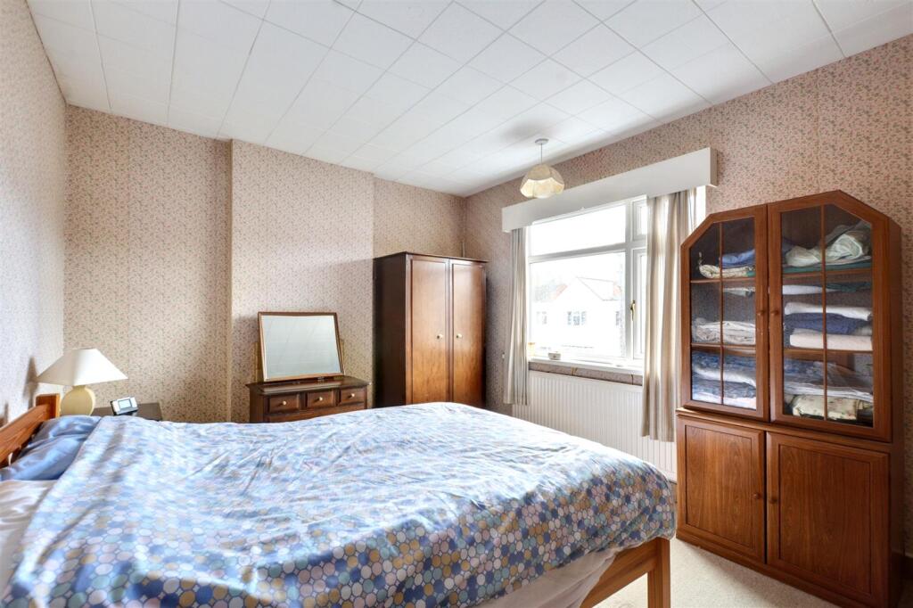 Bedroom 1_1.jpeg