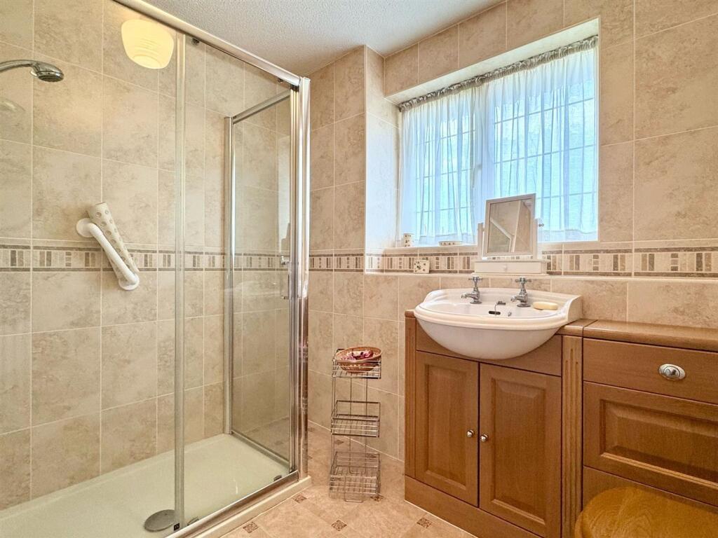 Shower room.jpg